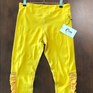 ZYIA daffodil light n tight leggings